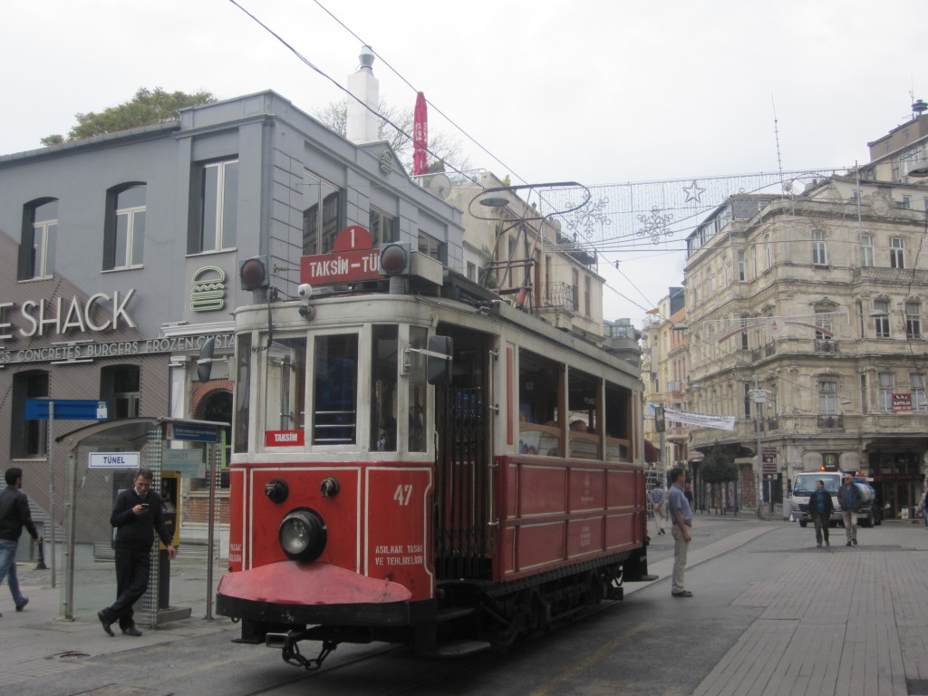 Straßenbahn in der Istiklal Caddesi 